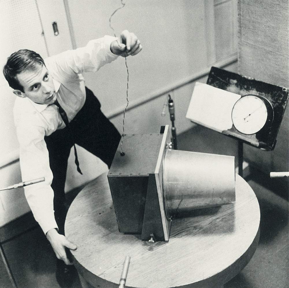 Stockhausen with the directional loudspeaker at the Studio for Electronic Music of WDR Cologne, 1959. © Archive Stockhausen-Stiftung für Musik, Kürten